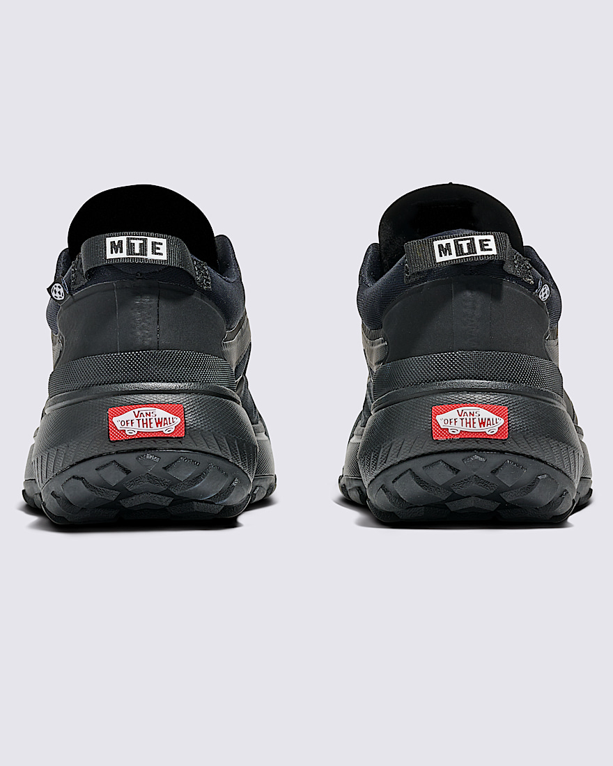 Crosspath Shoe