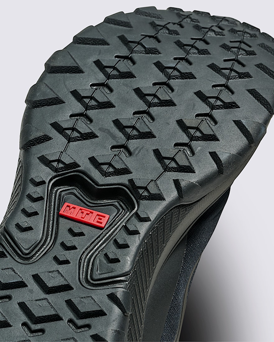 Crosspath Shoe