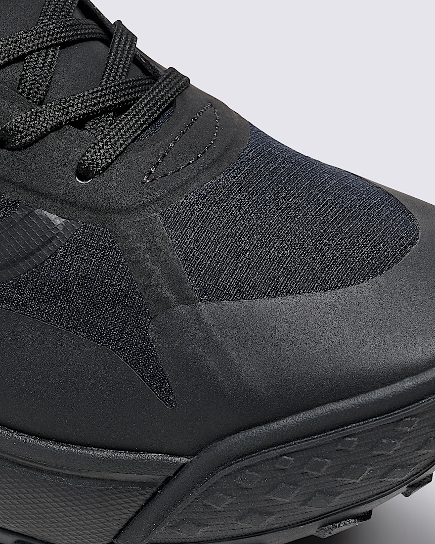 Crosspath Shoe