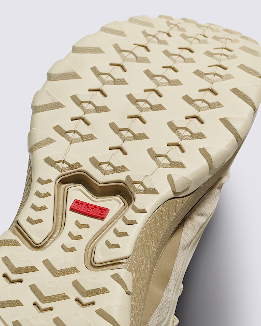 Crosspath Shoe
