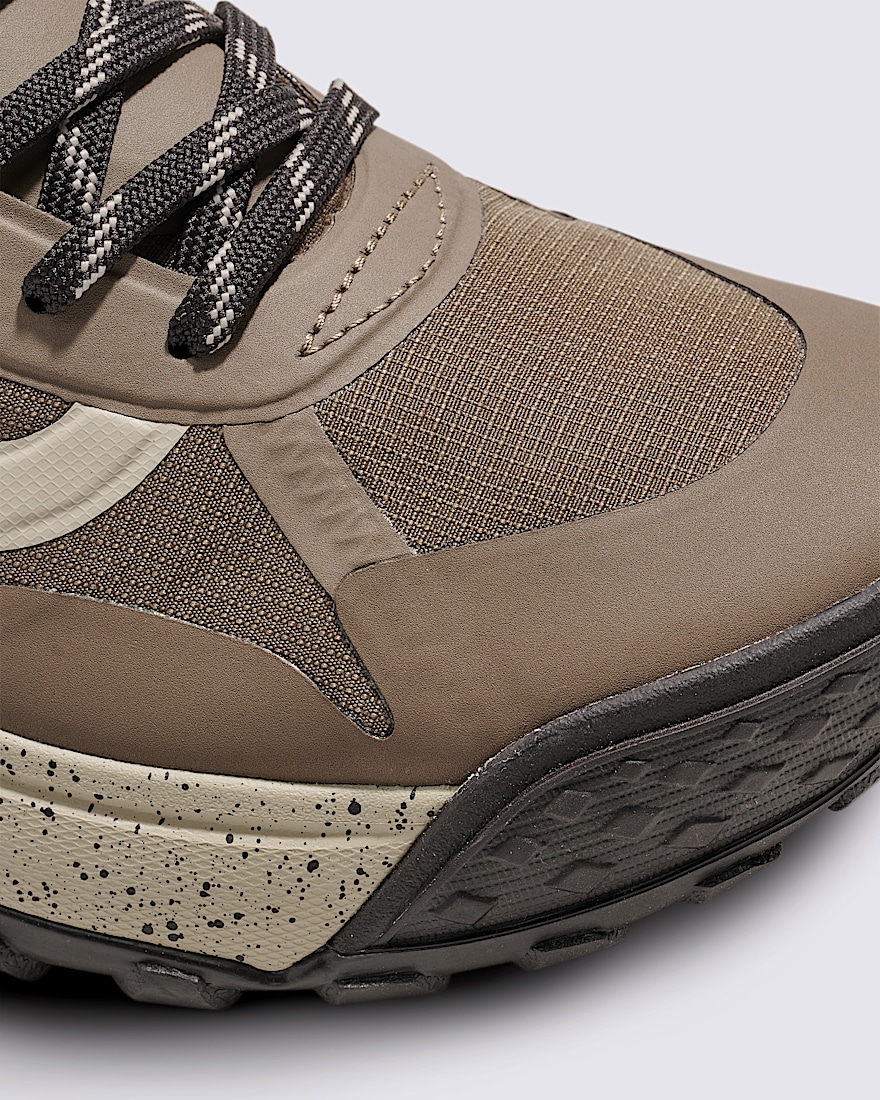 Crosspath Shoe