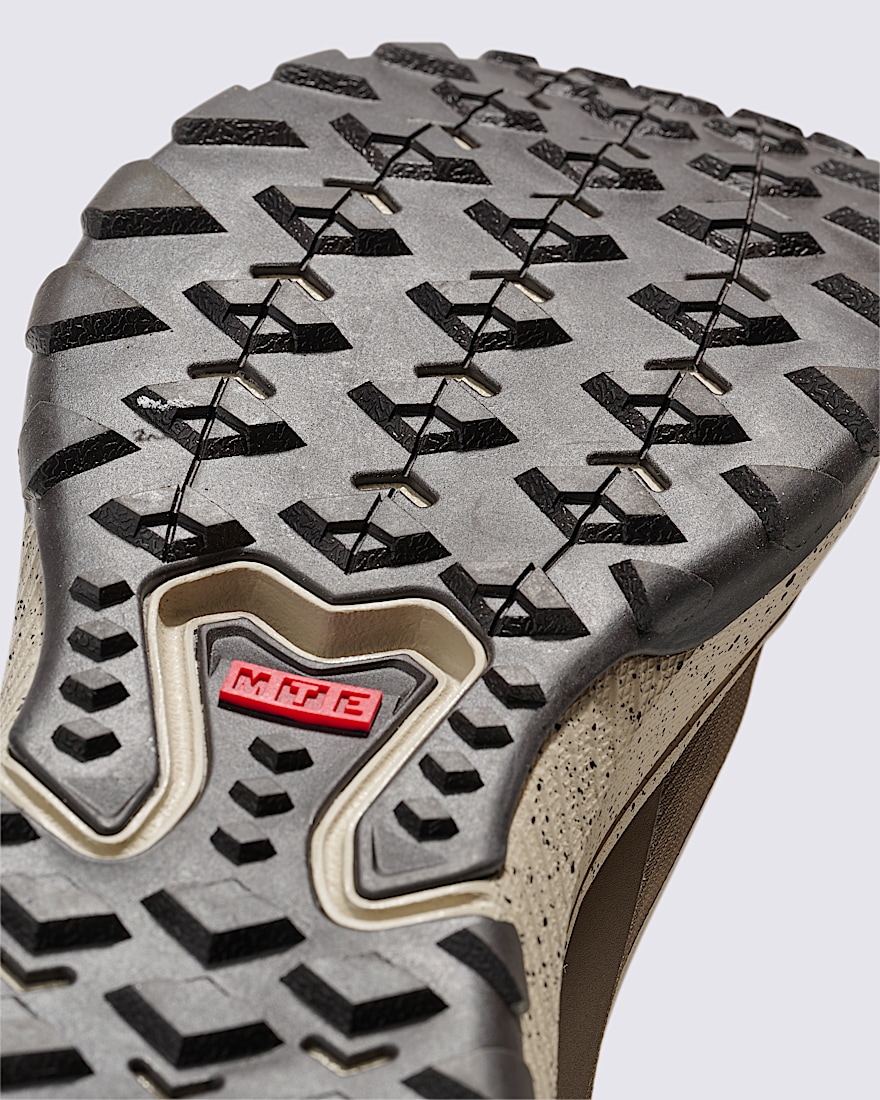 Crosspath Shoe