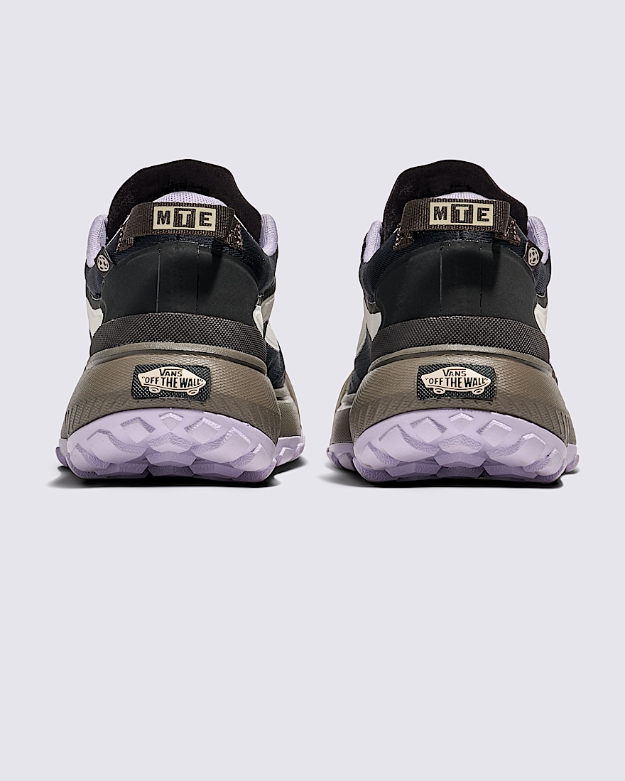 Crosspath Shoe
