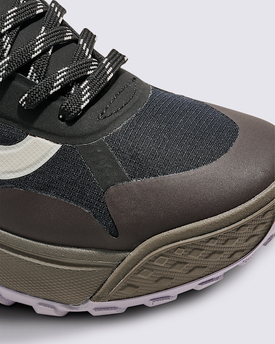 Crosspath Shoe