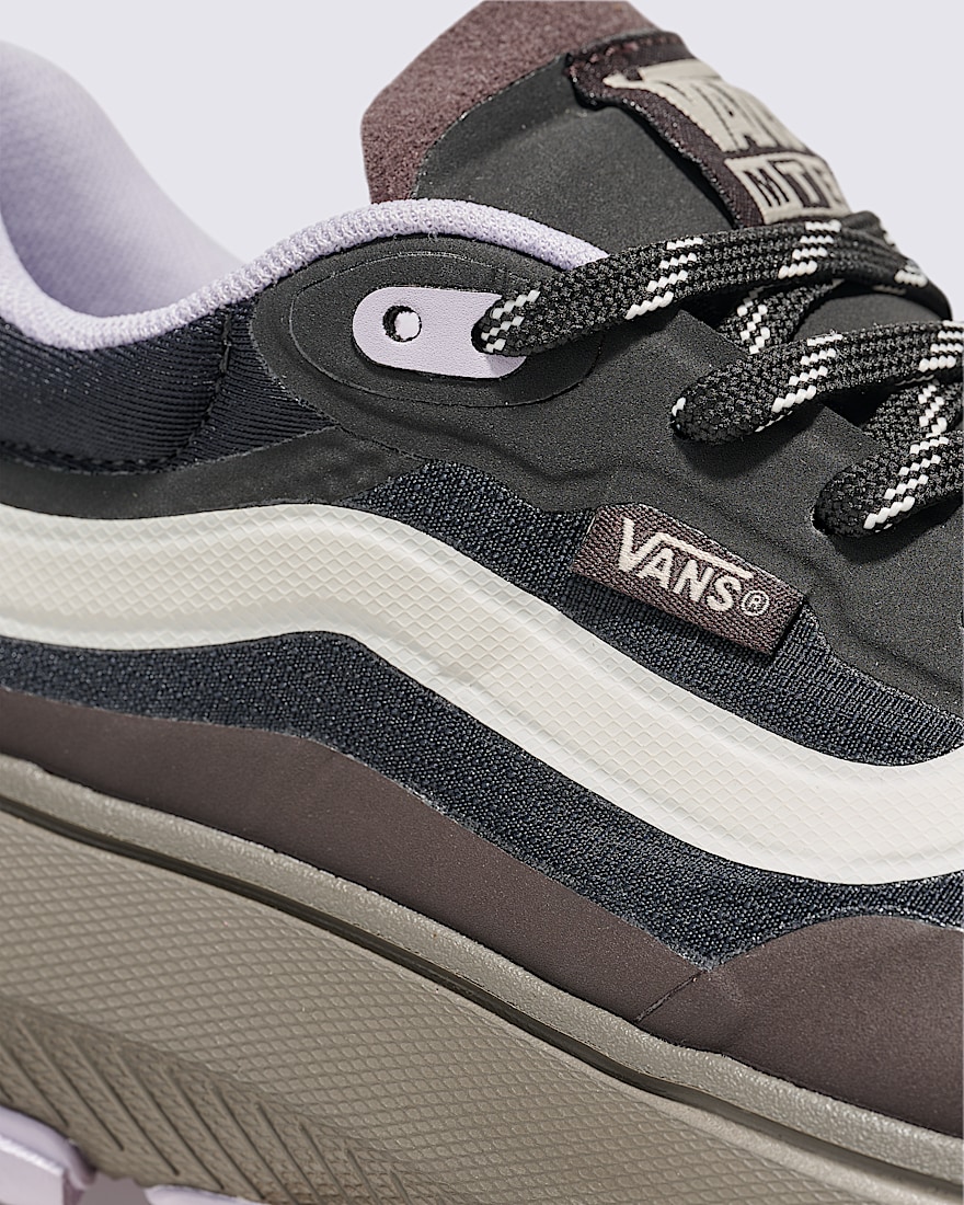Crosspath Shoe