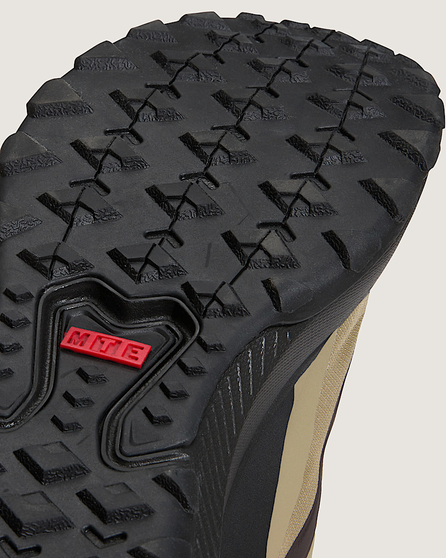 Crosspath Shoe