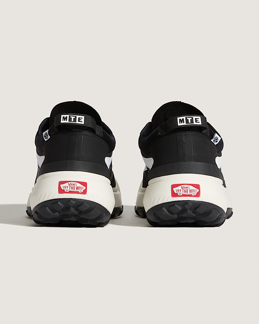 Crosspath Shoe
