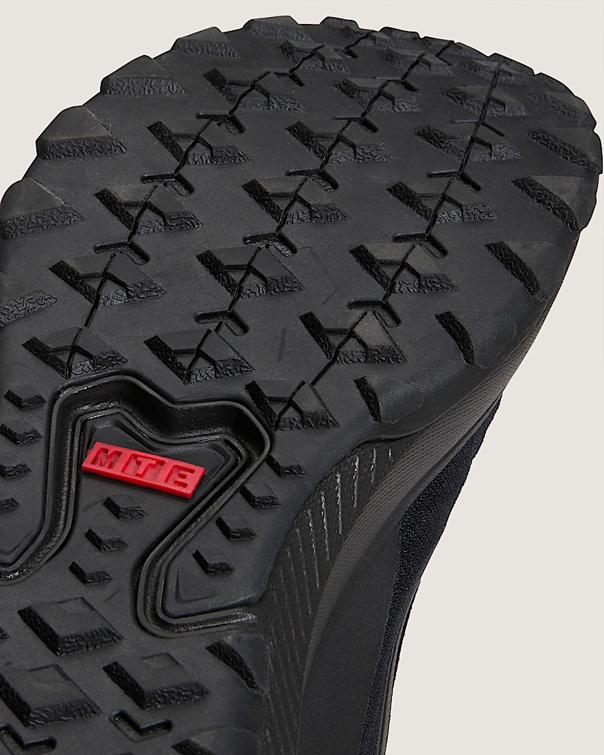 Crosspath Shoe