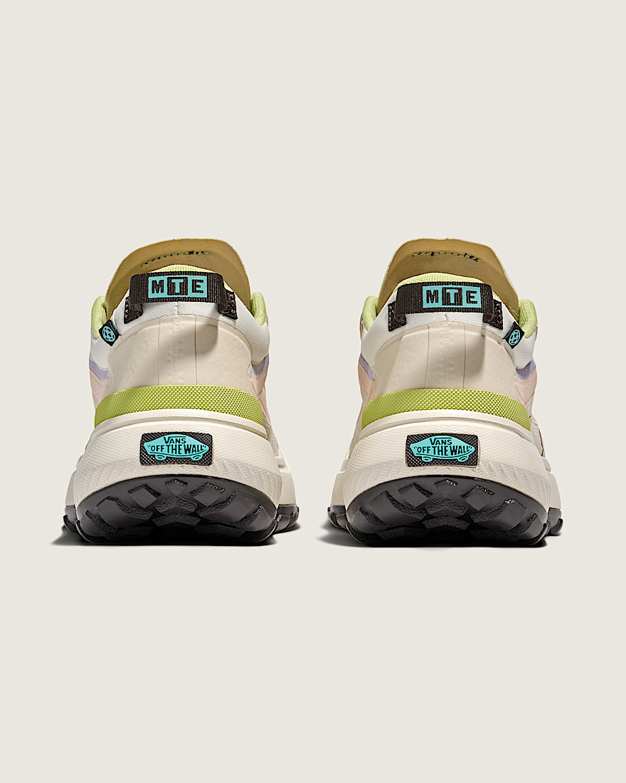 Crosspath Shoe