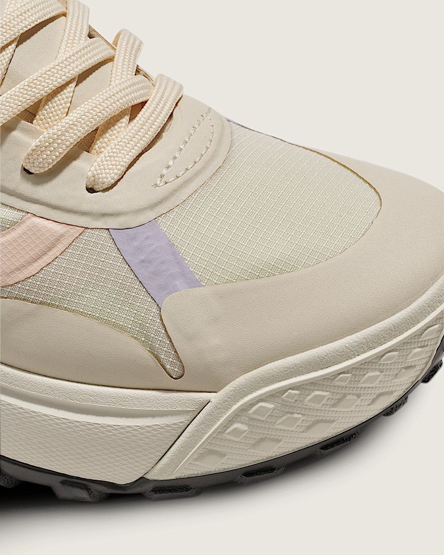 Crosspath Shoe