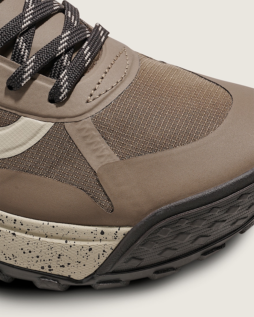Crosspath Shoe