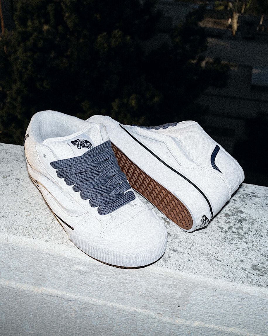 Knu Mid Shoe VANS White  Navy Blue ALT2