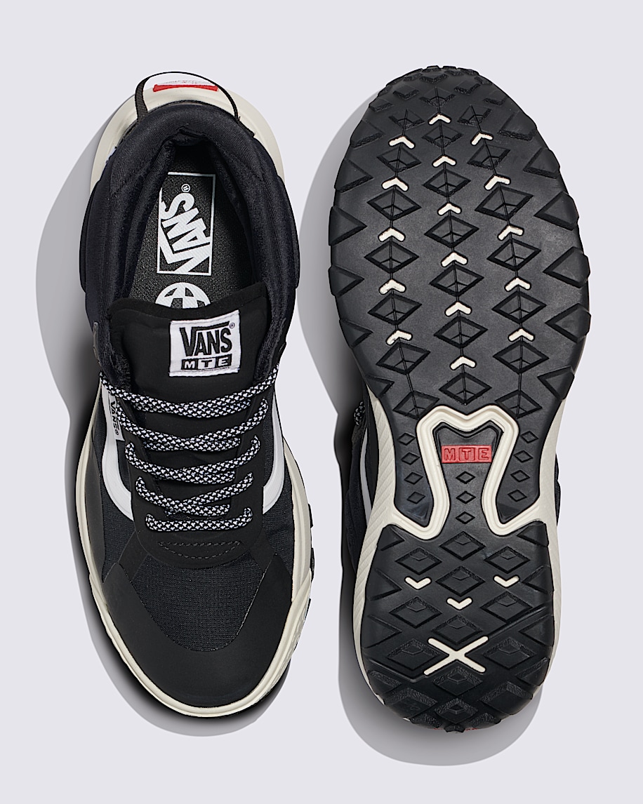 Crosspath Mid Shoe VANS Black  White ALT2