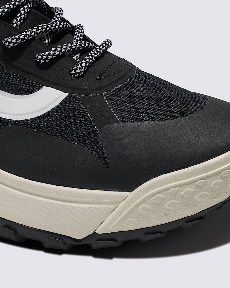 Crosspath Mid Shoe VANS Black  White ALT5