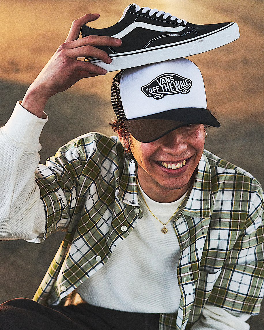 Classic Patch Curved Bill Trucker Hat VANS Black  White ALT1