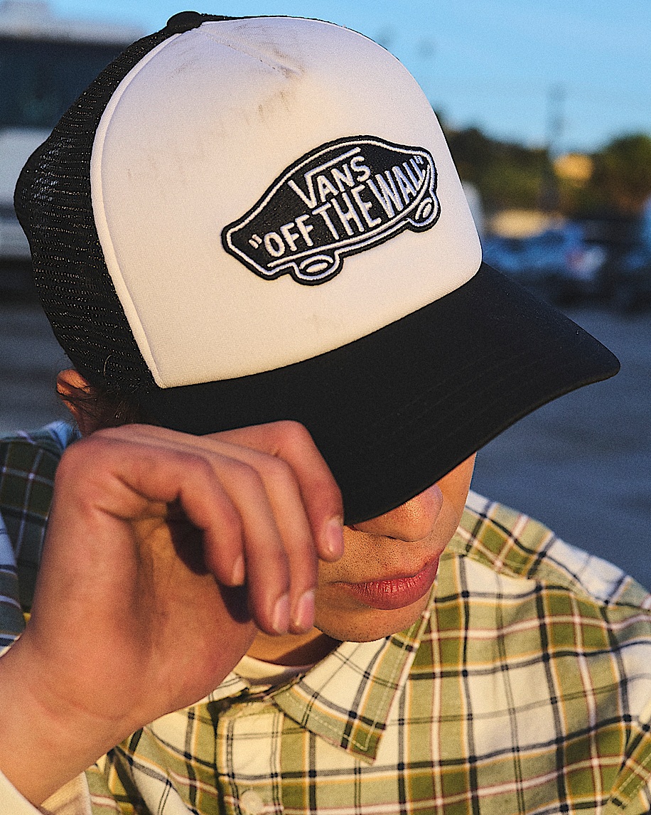 Classic Patch Curved Bill Trucker Hat VANS Black  White ALT3