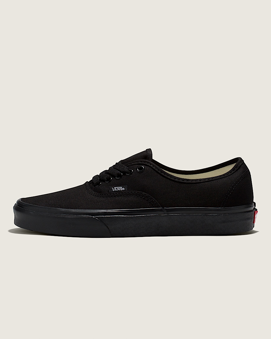 Authentic Wide Shoe VANS Blackout HERO