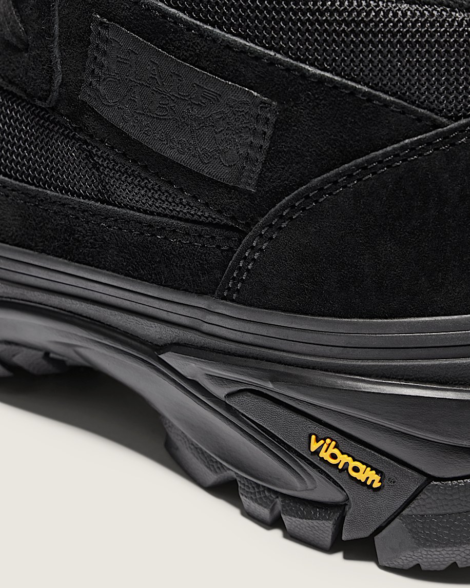 OTW Half Cab 33 Trail Vibram VANS Black ALT4