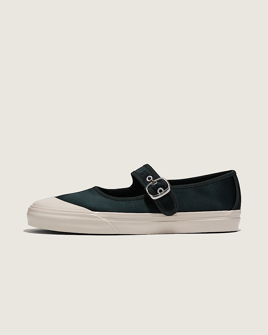 Premium Mary Jane Lowpro Shoe VANS Jet Set Black HERO