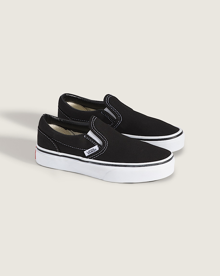 Little Kids Classic SlipOn Shoe VANS Black  True White ALT1