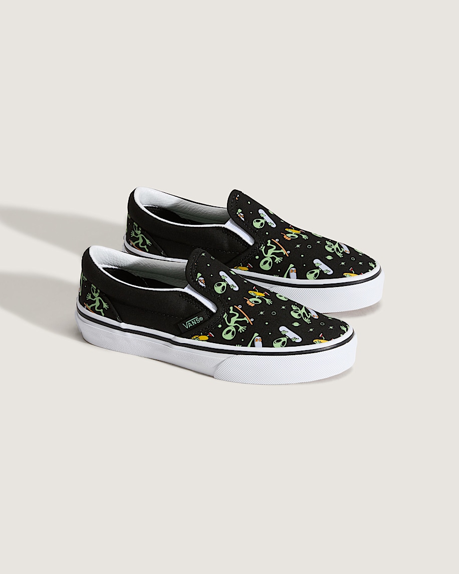 Little Kids Classic SlipOn Shoe VANS Black  Green ALT1