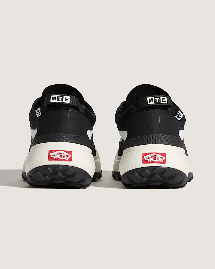 Crosspath Shoe VANS Black  White ALT3