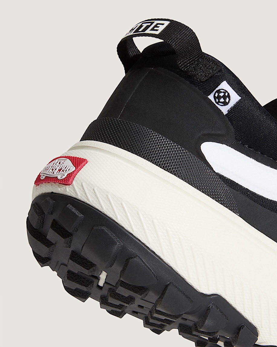 Crosspath Shoe VANS Black  White ALT7