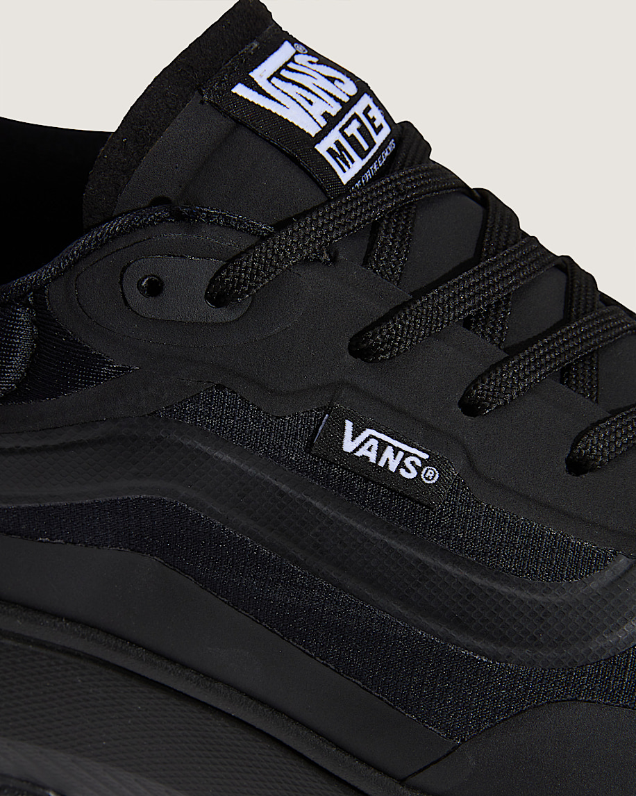 Crosspath Shoe VANS Blackout ALT8