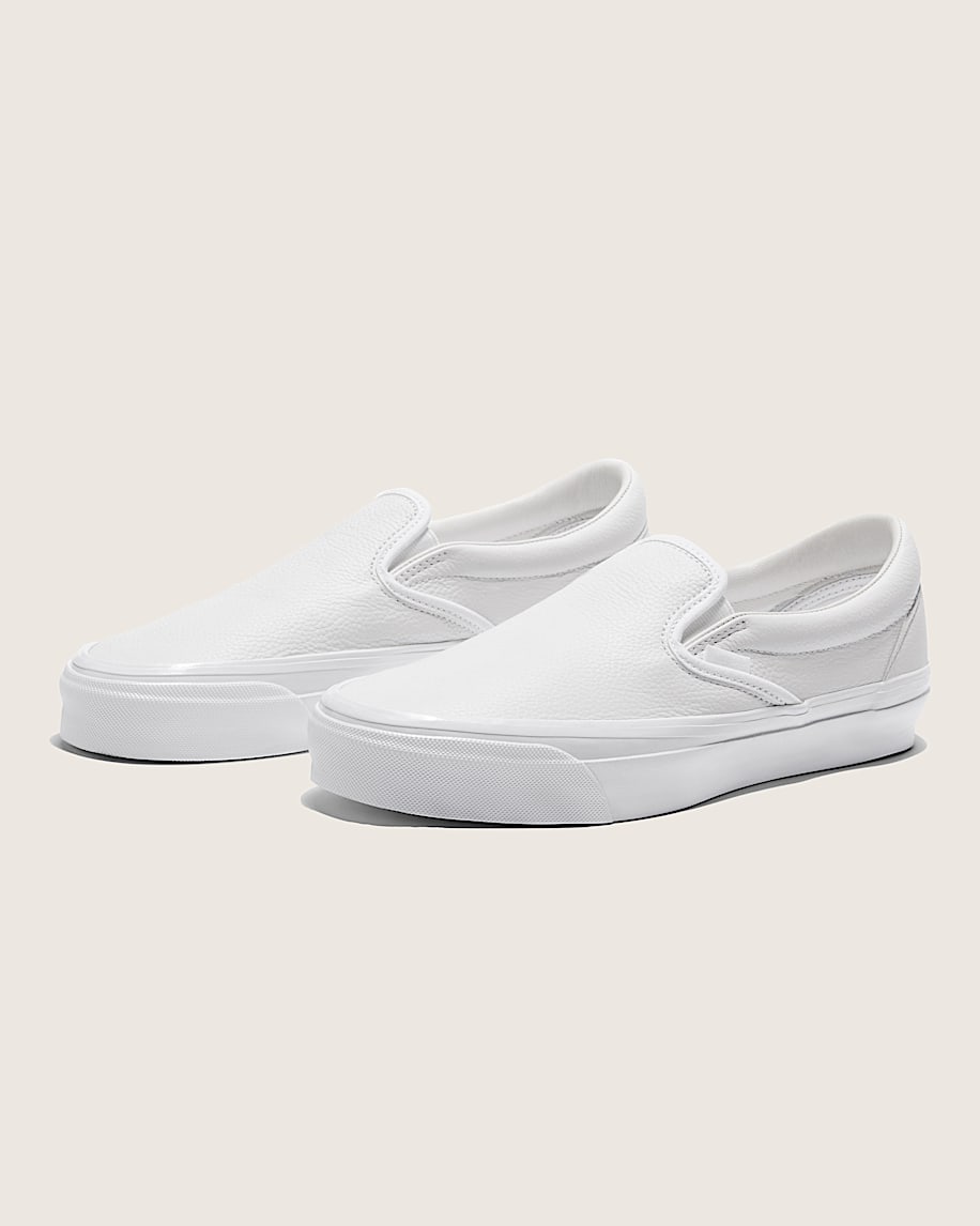 Premium Classic SlipOn Shoe VANS White ALT1