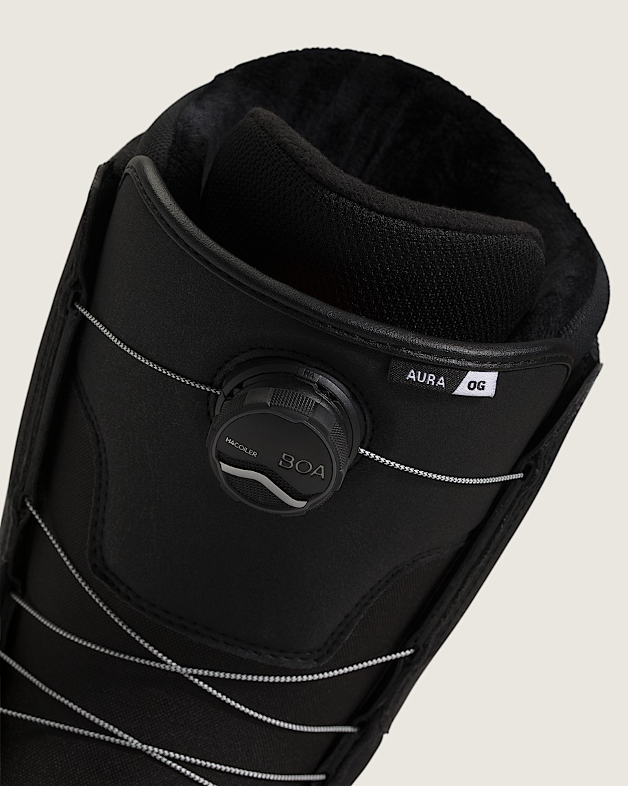 Aura OG Snowboard Boot in Black | Vans