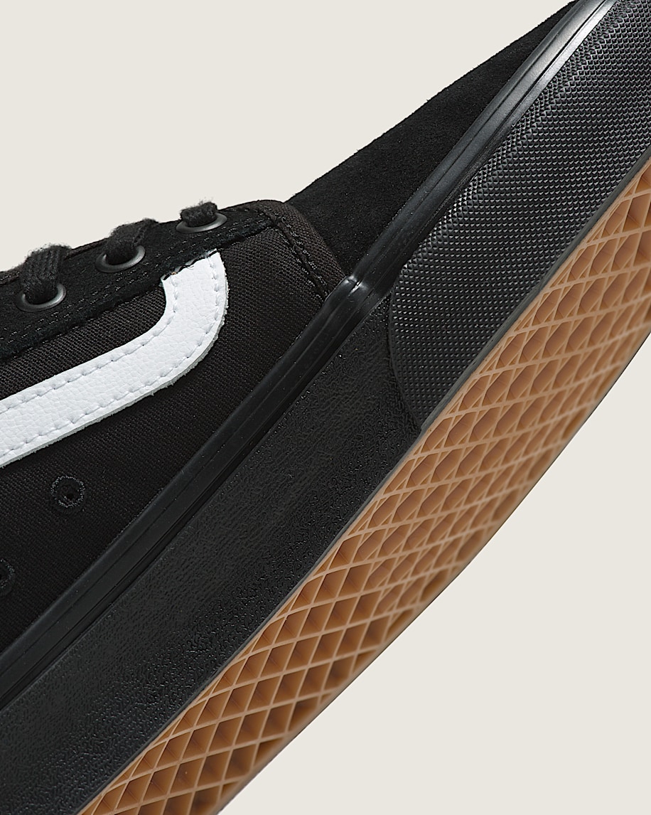 Skate Chukka Low Sidestripe Shoe - 6