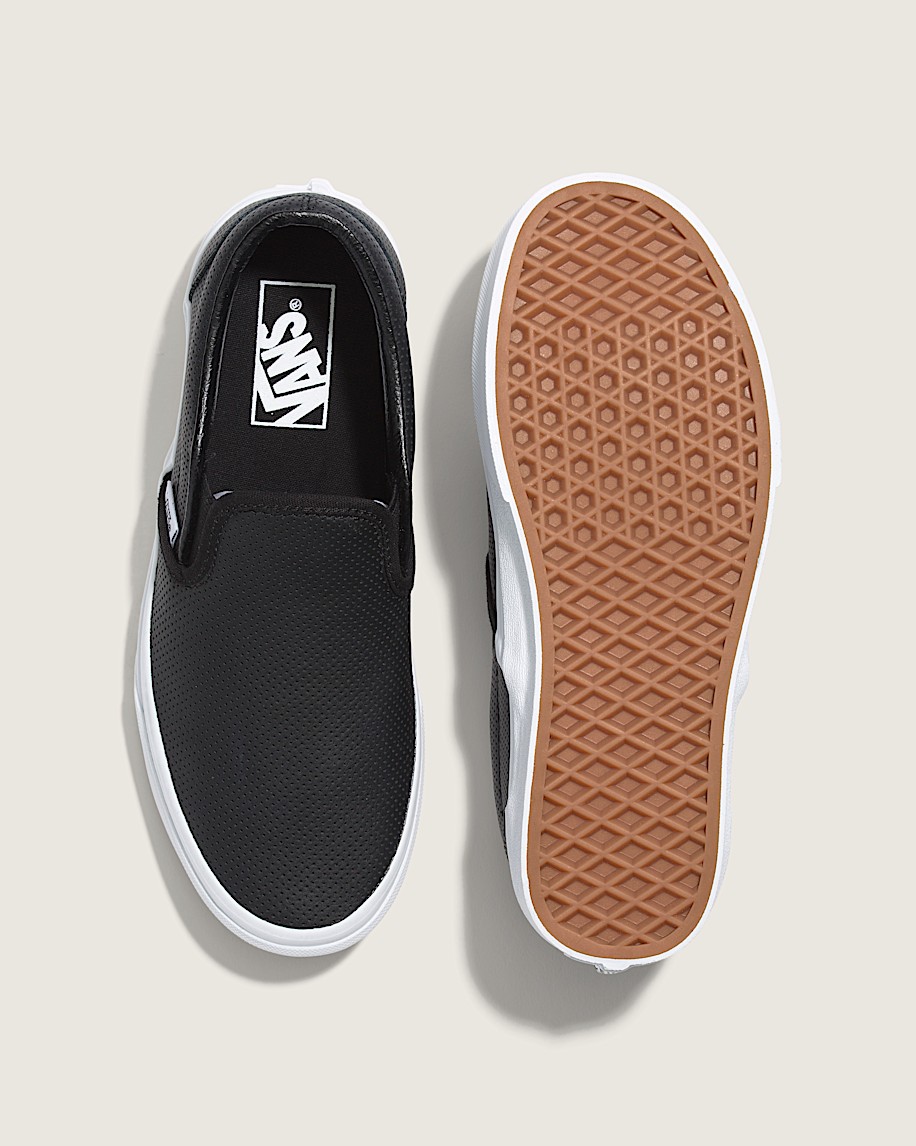 Classic SlipOn Shoe VANS Black ALT2
