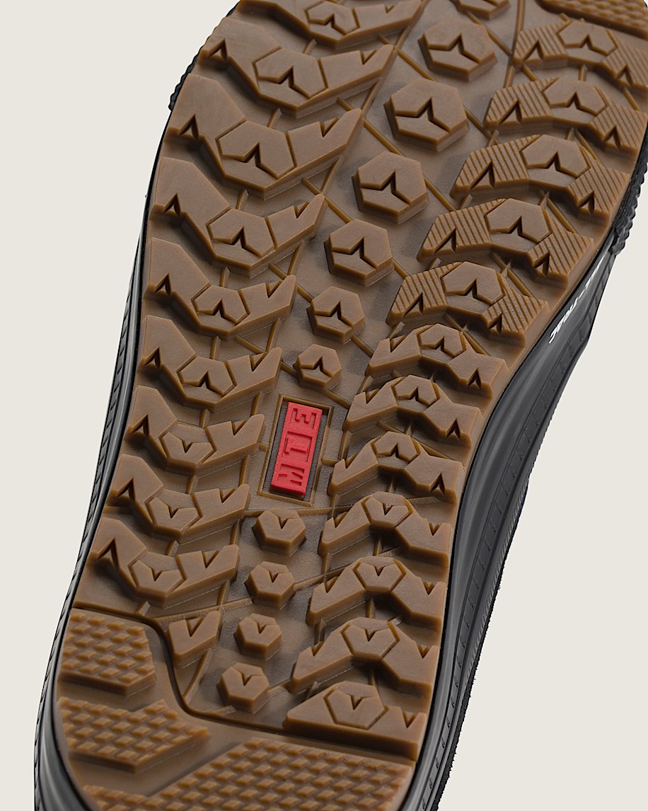 Sk8-Hi Waterproof Insulated Shoe - 5