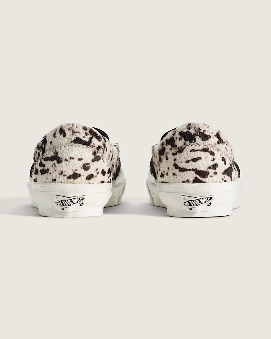 Premium Classic SlipOn Shoe VANS Black  White ALT3