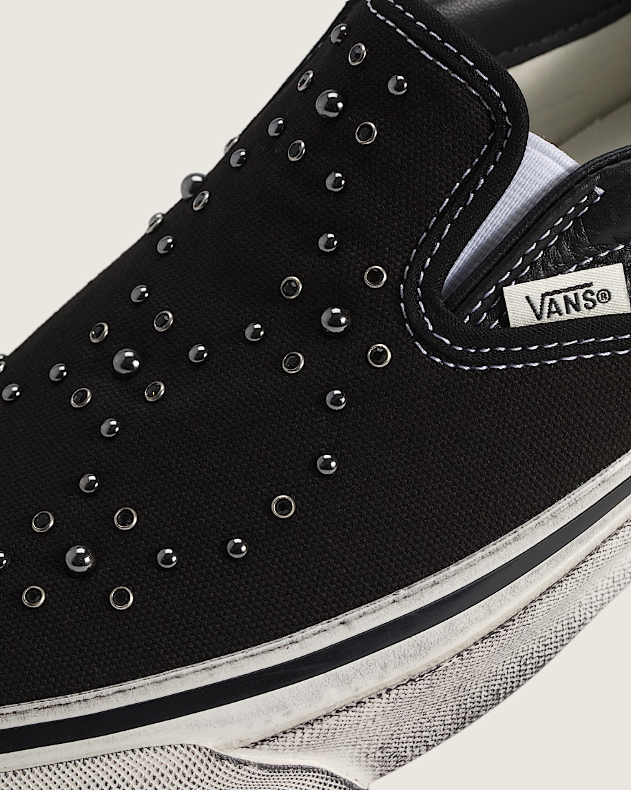 Premium Classic SlipOn Shoe VANS Blackout ALT4