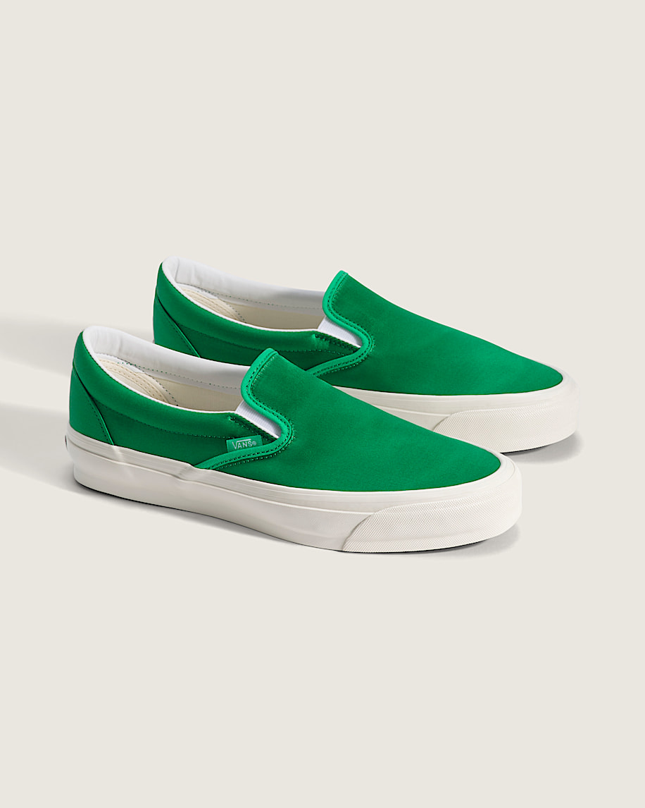 Premium Classic SlipOn Shoe VANS Vivid Verdant Green ALT1