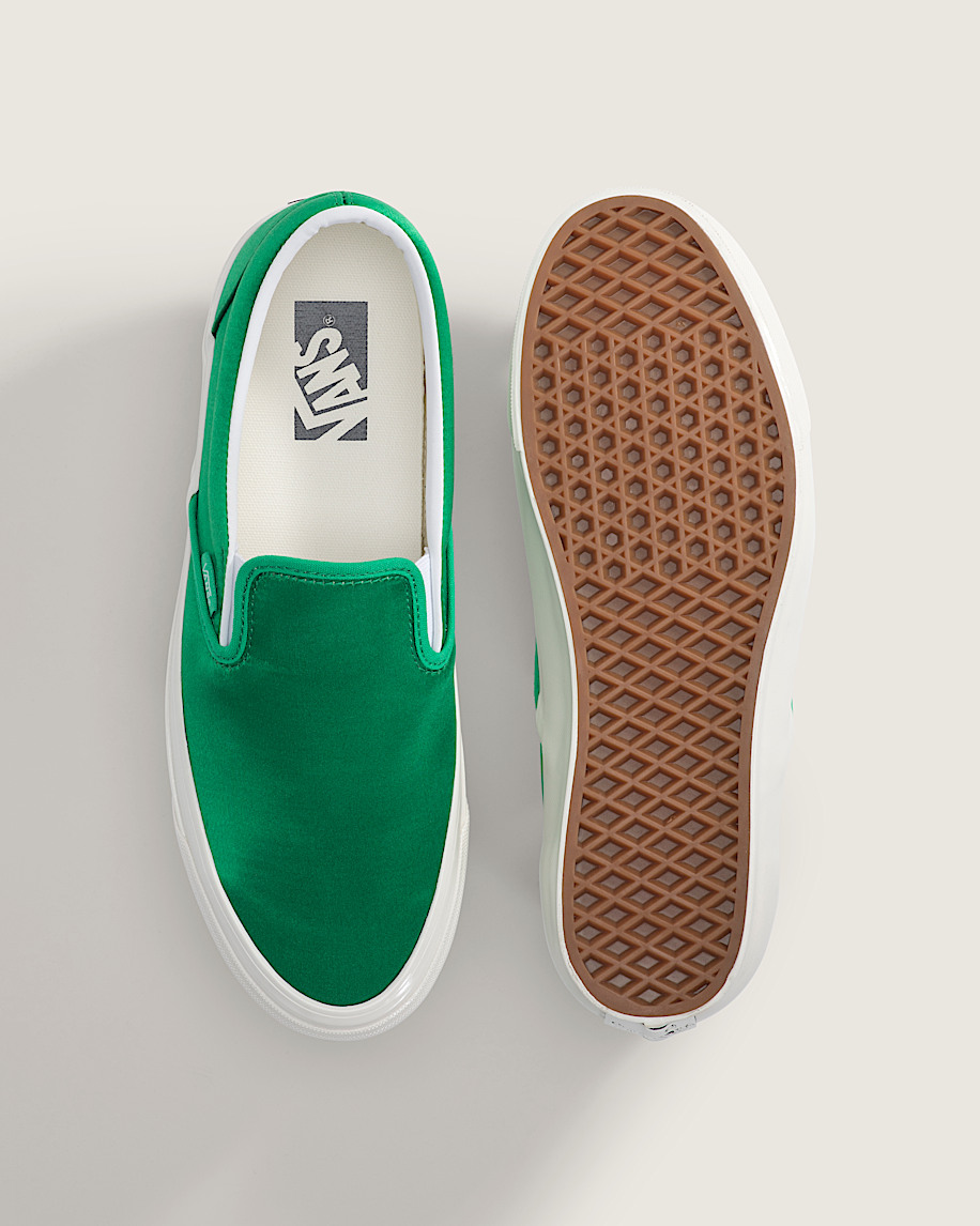 Premium Classic SlipOn Shoe VANS Vivid Verdant Green ALT2