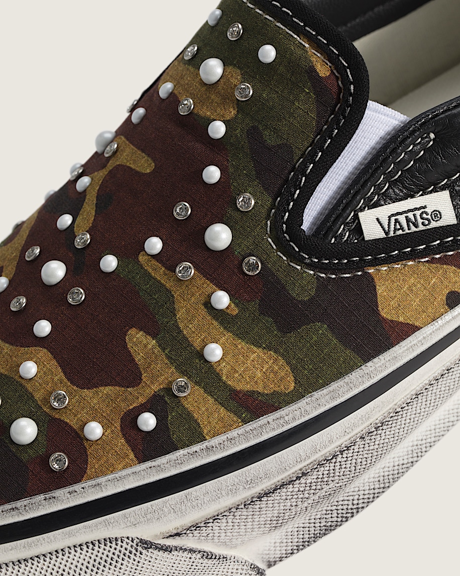 Premium Classic SlipOn Shoe VANS Camo Black ALT4