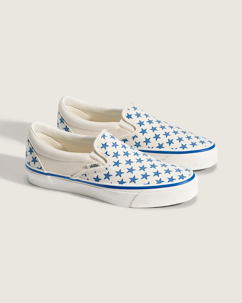 Premium Classic SlipOn Shoe VANS True Blue  Marshmallow White ALT1