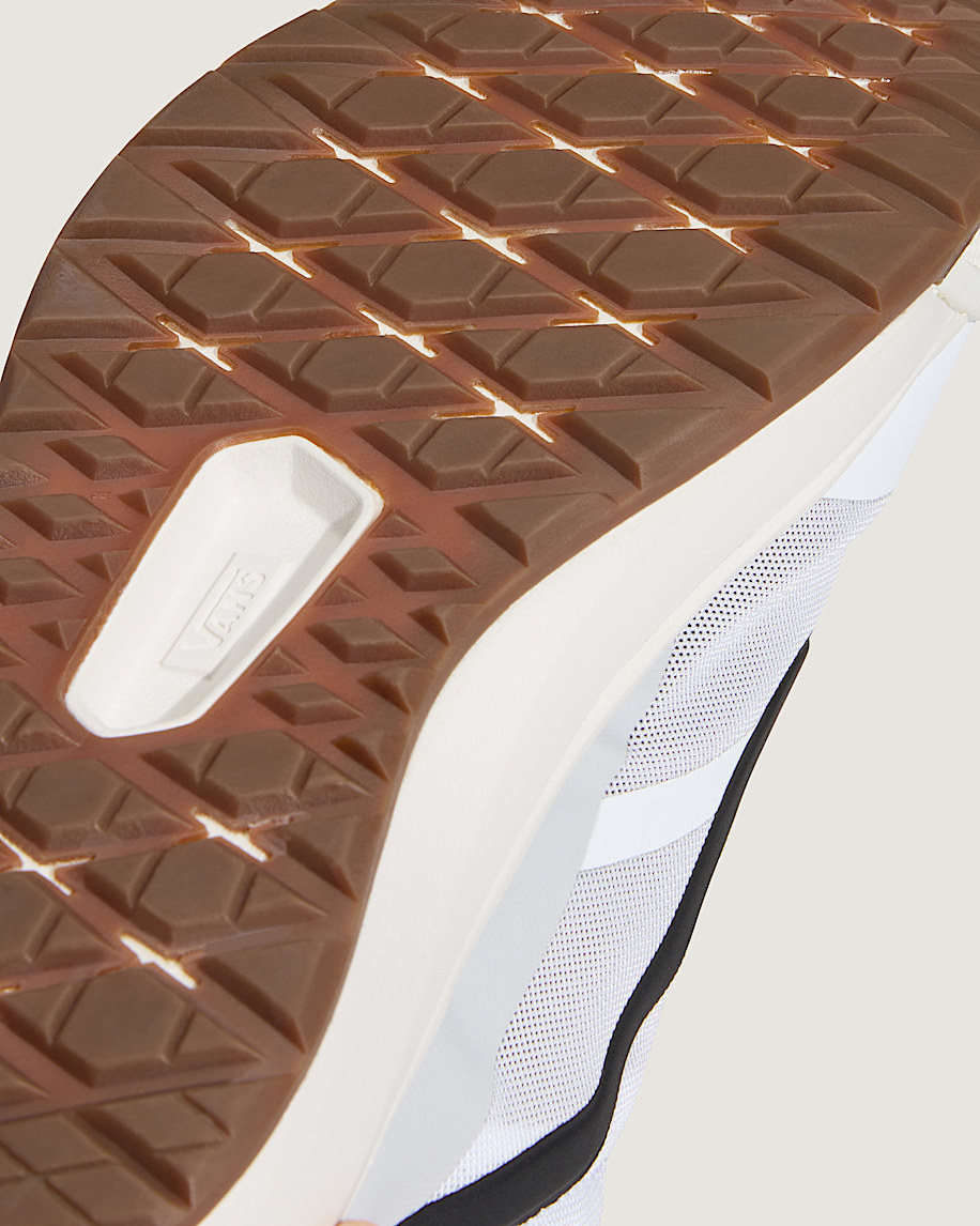 UltraRange 20 Shoe VANS White  Black ALT5