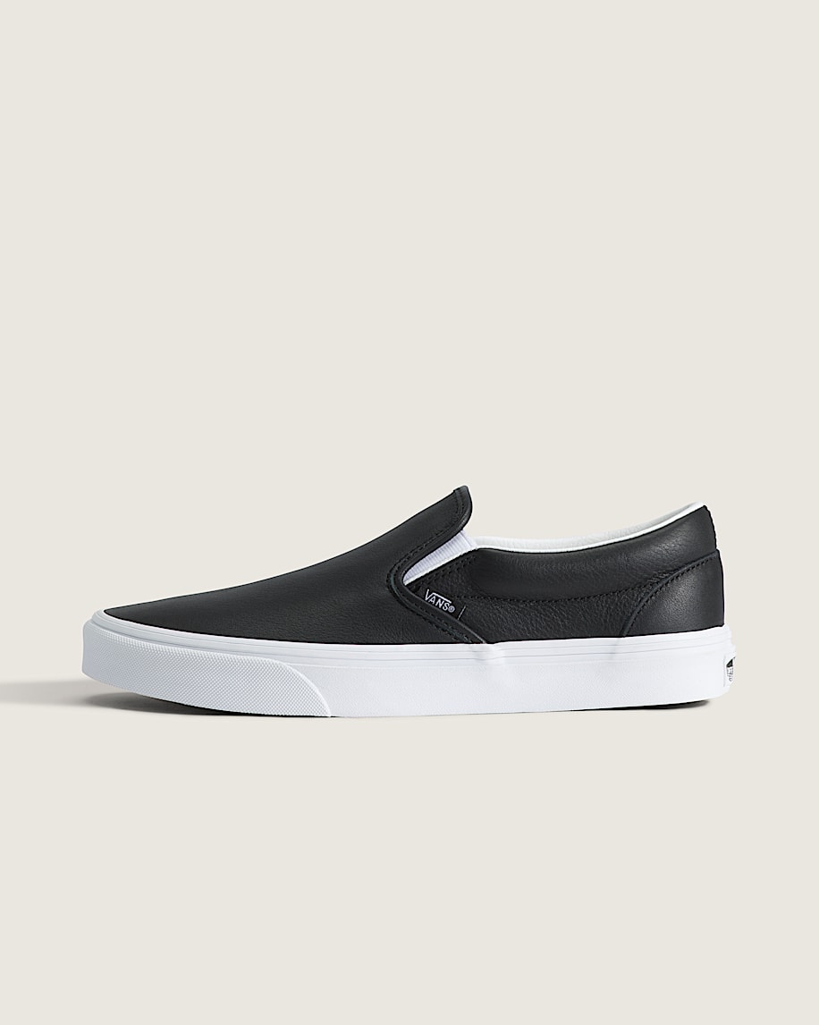 Classic SlipOn Shoe VANS Black  True White HERO