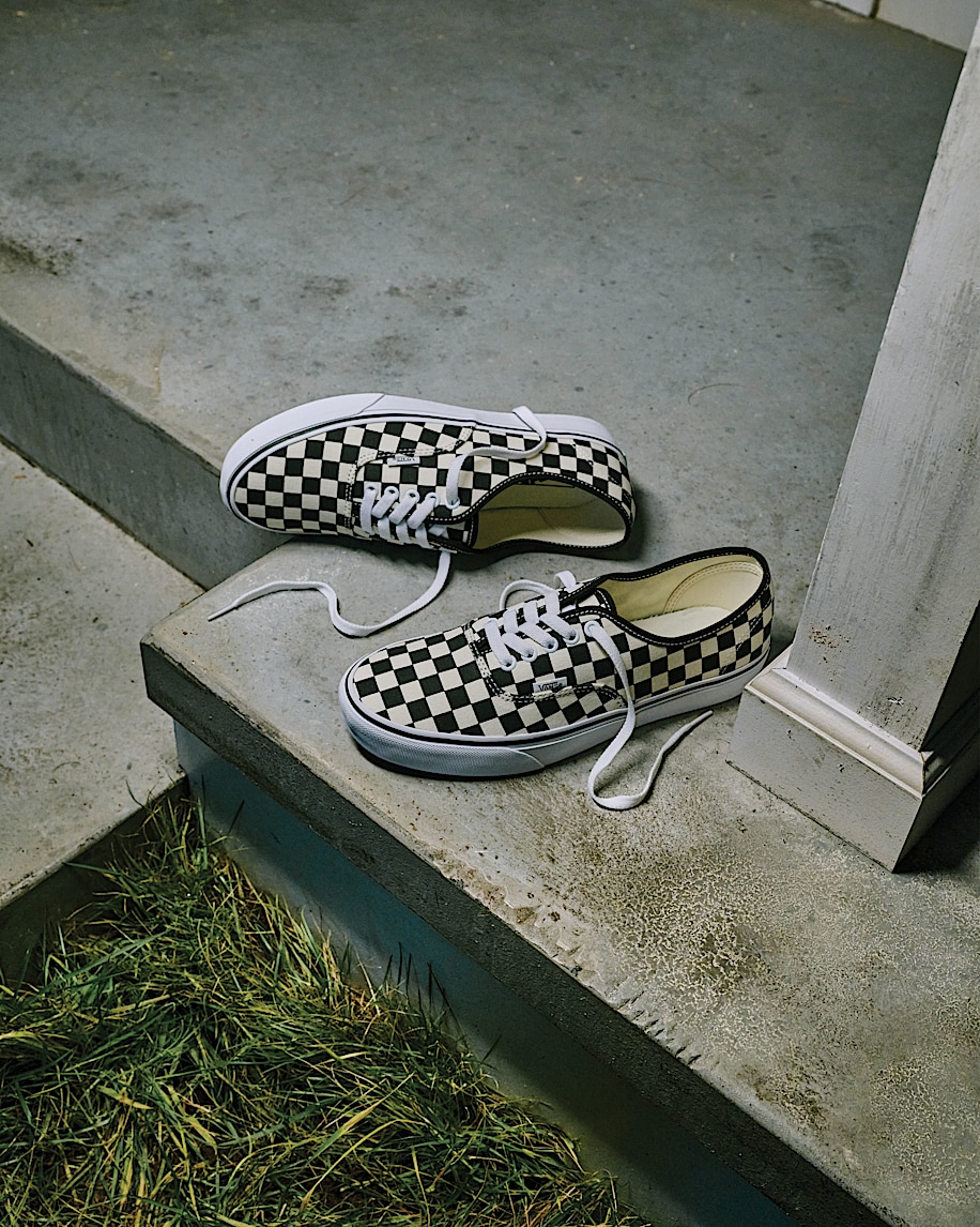 Authentic Checkerboard Shoe VANS Checkerboard Black  White ALT5