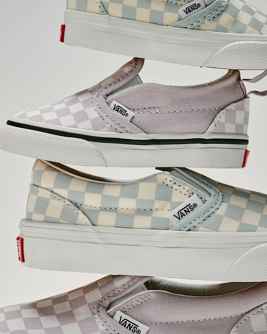 Toddler Classic SlipOn V Checkerboard Shoe VANS Checkerboard Lilac Mist Purple ALT5