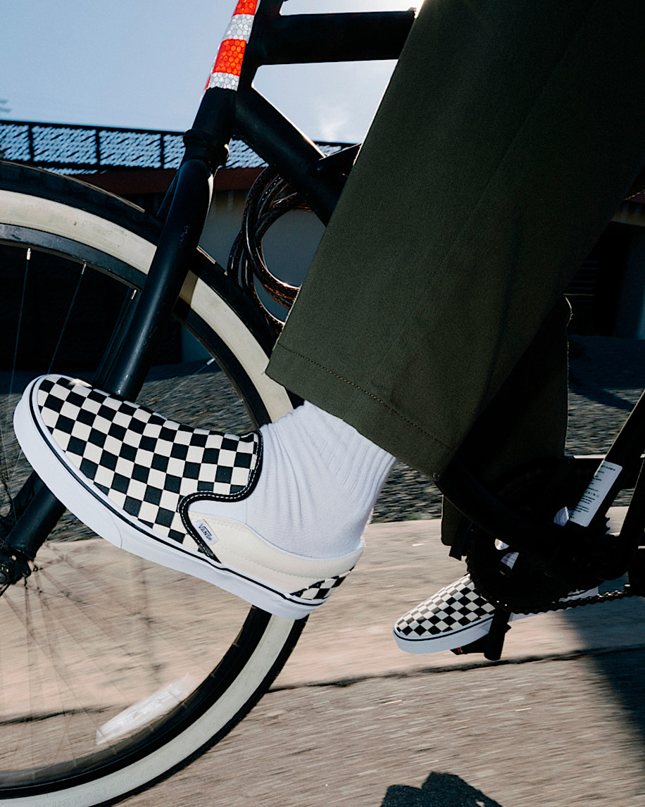 Classic SlipOn Checkerboard Shoe VANS Checkerboard Black  White ALT6