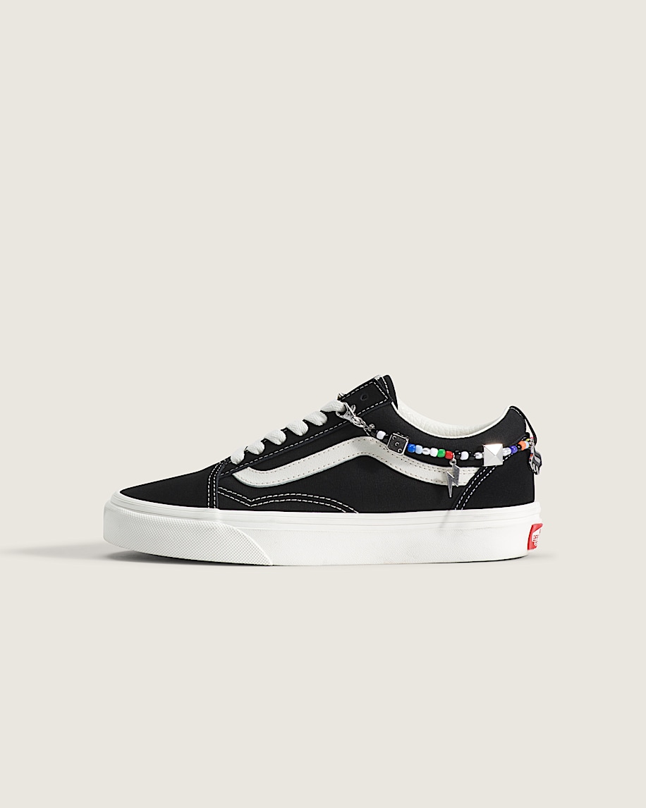 Big Kids Old Skool Shoe VANS Charms Black  Marshmallow HERO