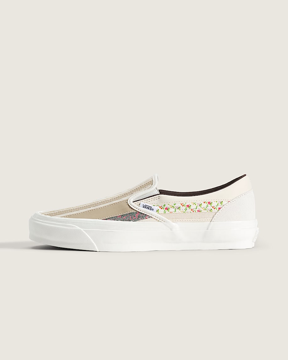 Premium Classic SlipOn Shoe VANS Incense Brown  White HERO