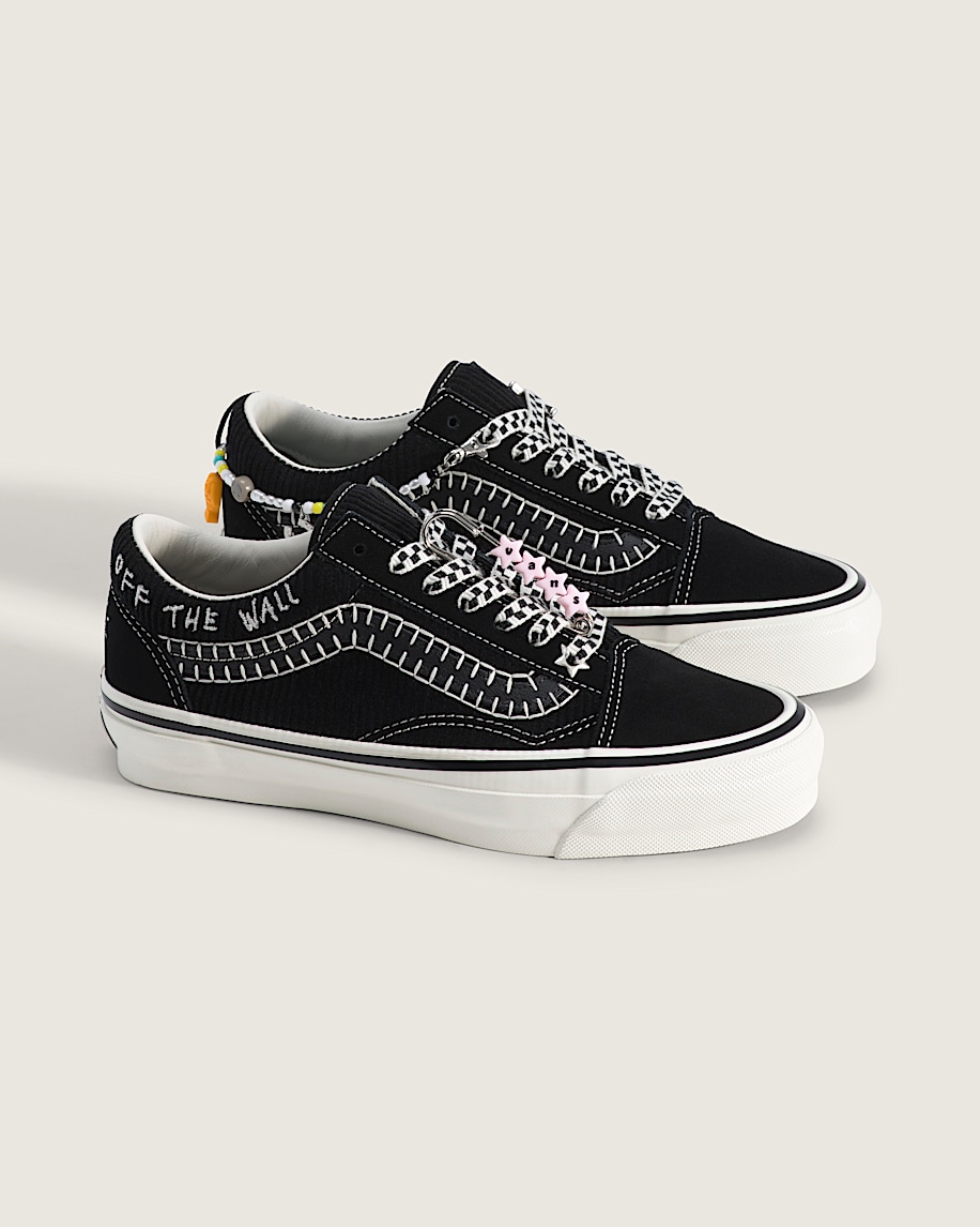 Premium Old Skool Shoe VANS Black  Marshmallow White ALT1