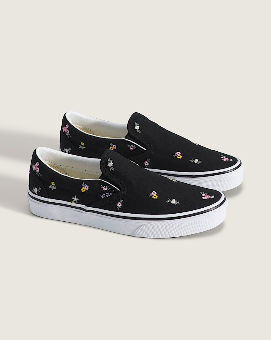 Classic SlipOn Shoe VANS Black  Pink ALT1