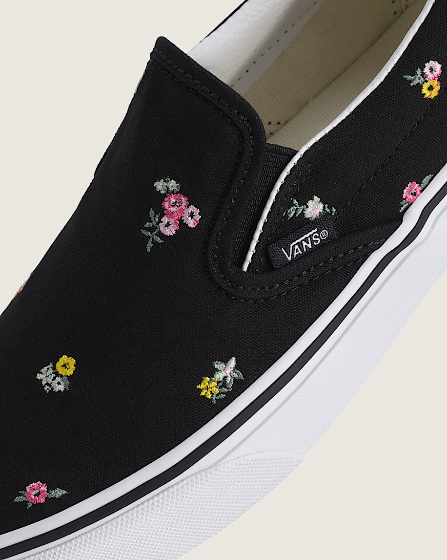 Classic SlipOn Shoe VANS Black  Pink ALT4