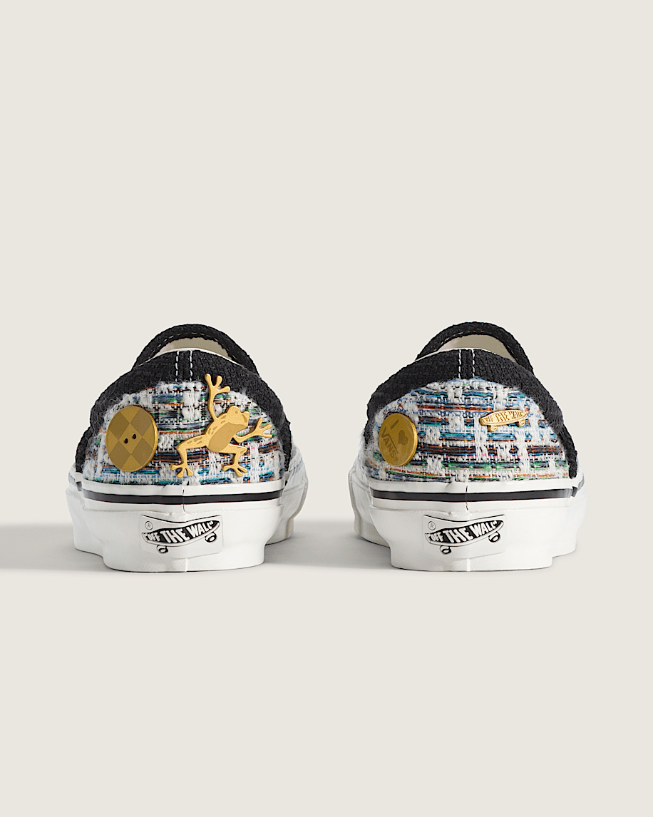 Premium Classic SlipOn Shoe VANS Black  White ALT3